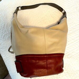 B Makowsky leather large hobo bucket shoulder bag neutral colors